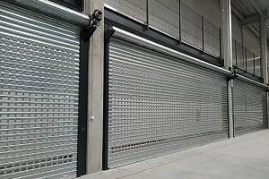 ocelová mříže typ Aria v obchodních jednotkách nákupního centra