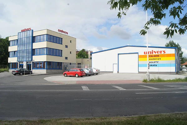 sídlo společnosti Univers Tech s.r.o. v Kladně. Nachází se zde administratvní budova, parkoviště pro zákazníky a výrobní haly. 