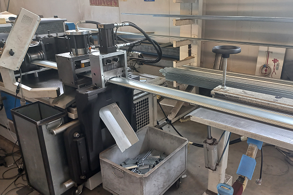 výrobní stroj na výrobu lamel pro rolovací mříže